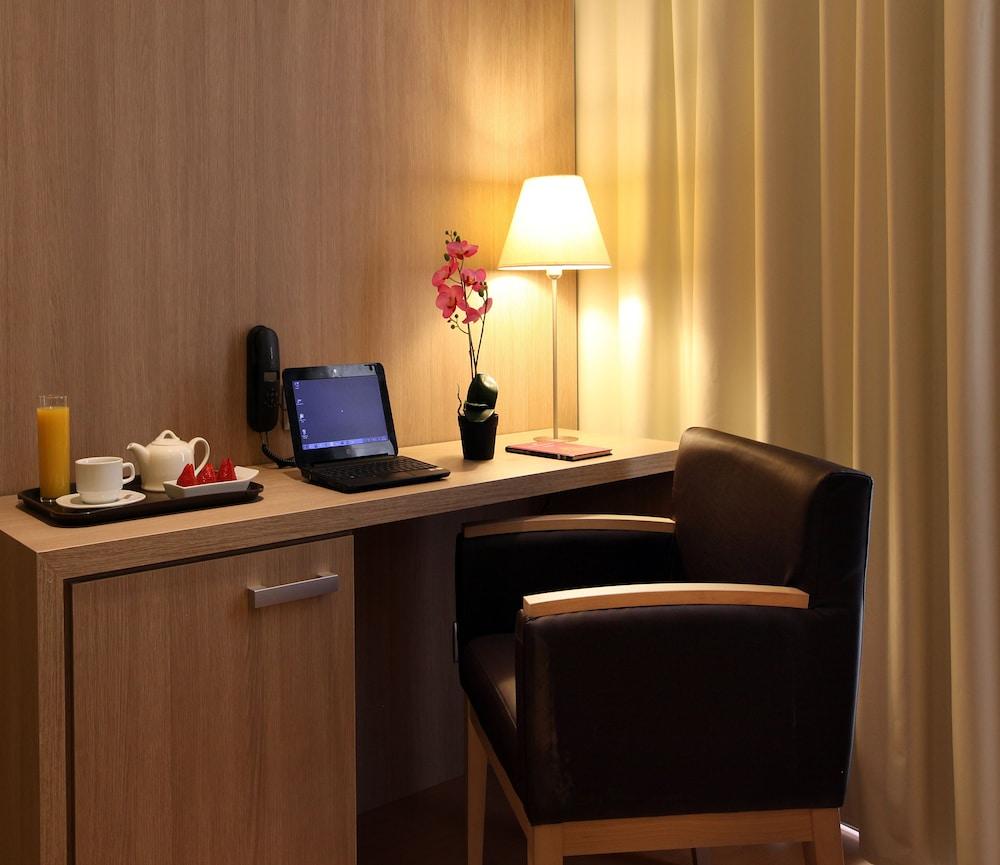Hotel Lleo Barcellona Esterno foto