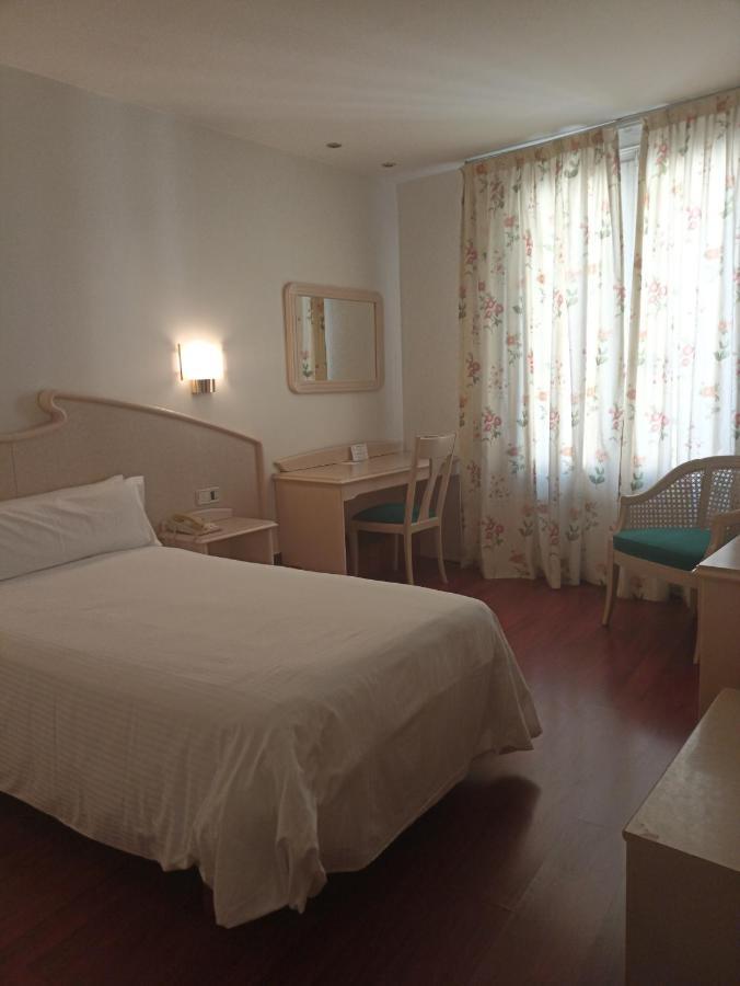 Hotel Lleo Barcellona Esterno foto