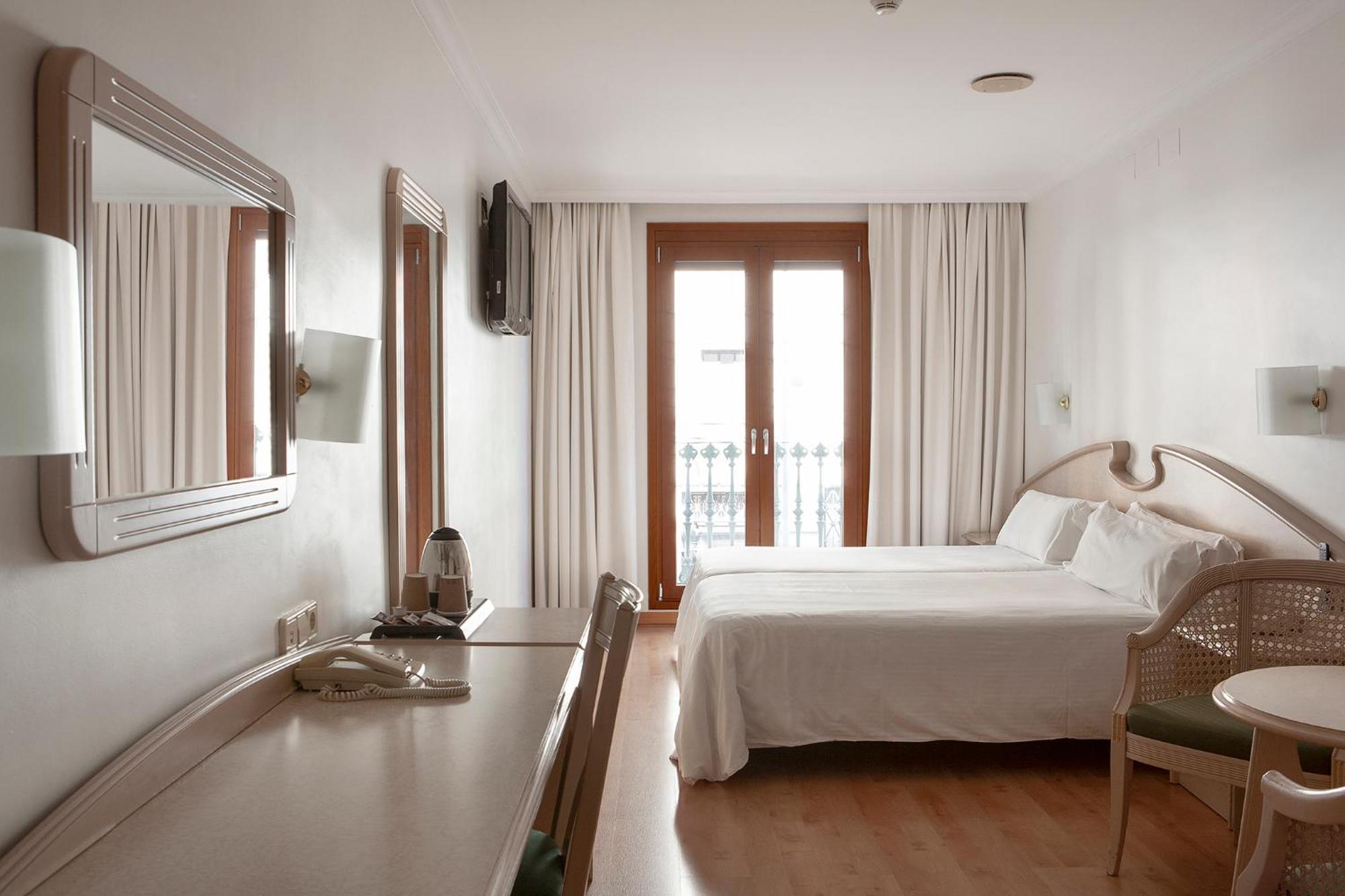 Hotel Lleo Barcellona Esterno foto