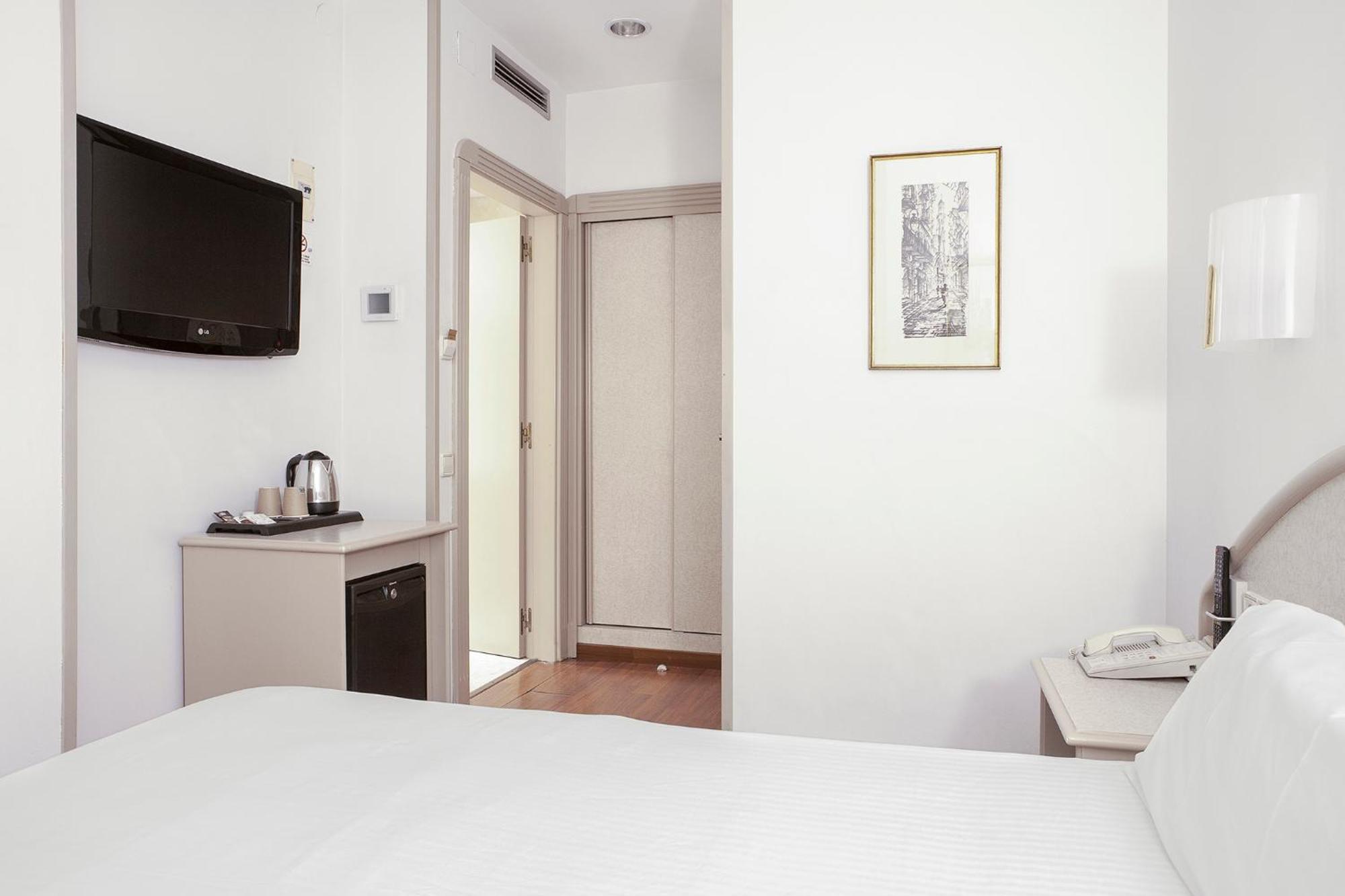 Hotel Lleo Barcellona Esterno foto