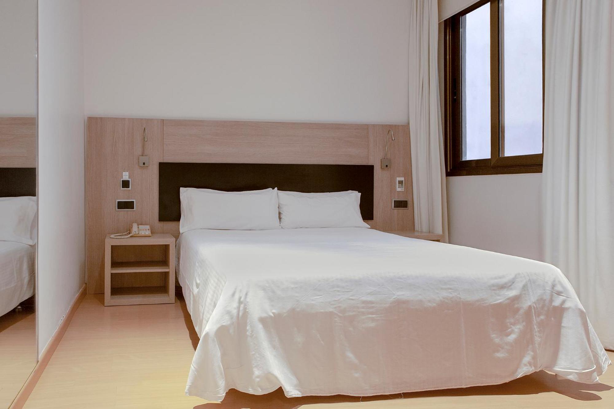 Hotel Lleo Barcellona Esterno foto