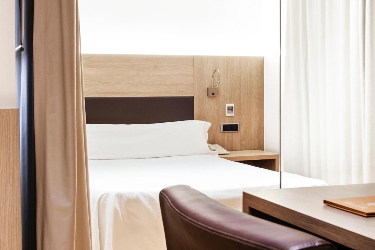 Hotel Lleo Barcellona Esterno foto